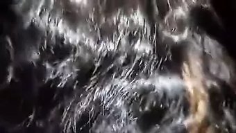 Hint Bhabhi Akıl Almaz Bir Sakso Çekiyor