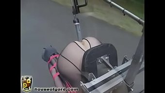 Büyük Doğal Göğüslere Sahip Bir Sikiş Makinesiyle Yalnızım