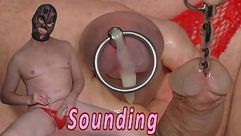 Kinky Oyuncak Ve Boşalma Ile Yoğun Üretral Oyun