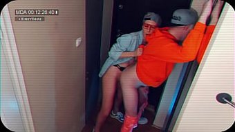 Amatör Çiftin Ev Yapımı Videosu, Kız Arkadaşının Erkek Arkadaşına Sıcak Boşalması