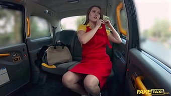 Anal Seksten Hoşlanan Ve Orgazm Olan Güzel Bir Kadınla Harika Araba Seks.