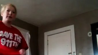 Siyah Bir Anne Ve Üvey Annesinin Arkadaşıyla Eğlendiği Amatör Bir Video