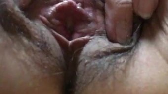 Japon Bir Olgun Kadın, Bir Videoda Am Bilgisini Paylaşıyor