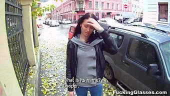 Mya Dark'In Sıcak Piyano Oyunu, Bu Genç Porno Videosunda Seks Yapıyor