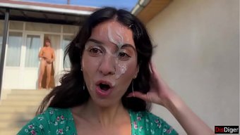 Katty West, Boşalırken Sikişti Ve Üç Kez Suratına Boşalttırdı.