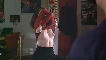 Vintage Amerikalı Aktris Holly Marie Combs Hepsini Sergiliyor