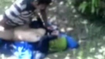 Büyük Göğüslü Amatör Asyalı Bebek Parkta Sert Sikişiyor