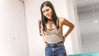 Ilk Kez Latin Genç, Yakın Çekim Bir Videoda Büyük Bir Yarrağa Karşı Koyuyor