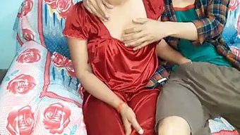 Hint Bhabhi'Nin Büyük Göğüsleri Ve Temiz Amcığı Nüfuz Ediliyor