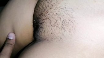 18 Yaşındaki Sarışın Anne Naughty, Oyuncak Oyunu Için Bilardo Masası Kullanıyor