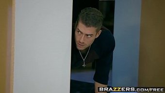 Bu Brazzers Videosunda Kız Kardeş Aşkı Çılgına Dönüyor