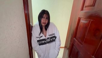 Arkadaşımın Kız Arkadaşı Benim Evde Kaldı Ve Seks Yaptık.