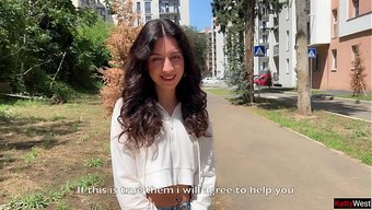 Rastgele Bir Adamla Flört Ediyorum, Ta Ki Suratıma Herkesin Ortasında Boşalana Kadar.