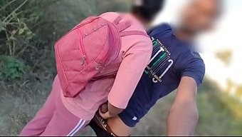 Açık Havada Hintçe Mms, Köy Kızı Gibi Sertçe Sikerken Gösteriyor Beni.