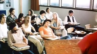 Dorothy Lemay Ve Jessie St. James, Bu Ateşli Videoda Büyük Göğüslerini Sergiliyorlar