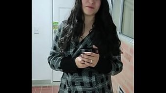Amatör Latin Komşusu Sütünü Sarhoş Ediyor