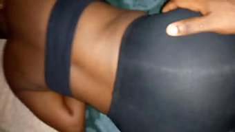 Karısı Ve Üvey Erkek Kardeşi, Creampie'Ye Yol Açan Tutkulu Bir Karşılaşma Yaşıyorlar