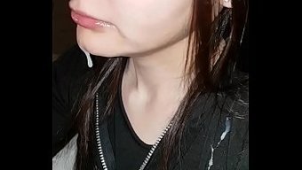 Tranny Pete'In Oral Yetenekleri Eşsiz Ve Sahne Yüzüne Boşalma Ile Sona Eriyor.