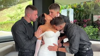 Steffy Moreno, Iri Aletli Adamlardan Oluşan Bir Ekiple Hardcore Gangbang'De Götünü Iyice Açtırıyor.
