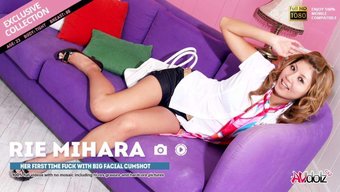 Genç Asyalı Bebek, Cfnm Videosunda Amını Yalatıp Sikişiyor