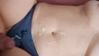 Orta Yaşlı Bir Kadın, Üvey Oğluyla Köpek Stili Seks Yaparak Hamile Kalıyor. Bu Videoyu Izlemek Için Sabırsızlanacaksınız!