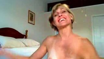 Alman Milf Web Kamerası Parmaklama Ile Orgazma Ulaşıyor