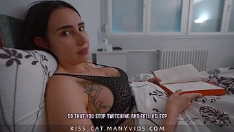 Milf Anne, Üvey Oğlundan El Işi Ve Içine Boşalma Sürprizi Alıyor!