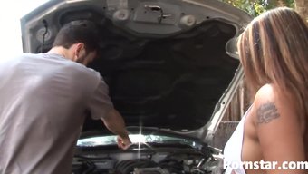 Asyalı Genç Kız Bir Orgide Sikişiyor