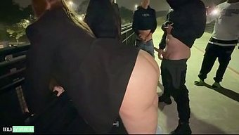 Karımın Köprüde Yanıp Tutuşması, Cuckold Tarzı Bir Aksiyona Ve Sapıkça Bir Finale Yol Açıyor.
