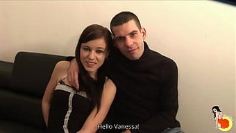Vanessa'Nın Sıvazlama Yetenekleri Bir Orgiya Sahnesinde Etkiliyor