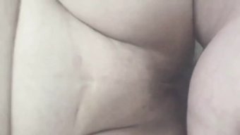 Amatör Asyalı Büyükanne Ev Yapımı Videoda Yaramaz Oluyor