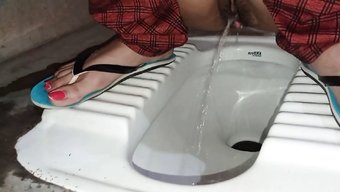 Ince Hint Kızı Tam Hd Videoda Sikişiyor Ve Işetiliyor