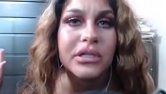 Üvey Anne Oğluna Oral Zevk Veriyor Ve Yüksek Sesle Inliyor