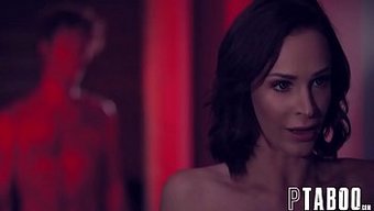 Emily Willis Ve Emma Hix, Tenha Bir Kabinde Keşişle Vahşi Bir Karşılaşma Yaşıyorlar