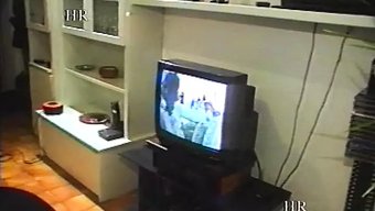 Anne Ve Arkadaşı Retro Bir Videoda Samimi Bir Mastürbasyon Seansı Yapıyorlar
