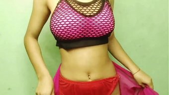 Antrenör, Spor Salonunda Seksi Desi Bhabhi'Yi Sertçe Becerdi, Hardcore Aksiyonun Dibine Vurdu.
