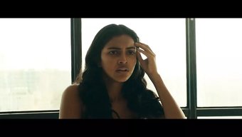 Amala Paul'Un Yer Aldığı Aadai Filminden Sıcak Sahnelerin Derlemesi