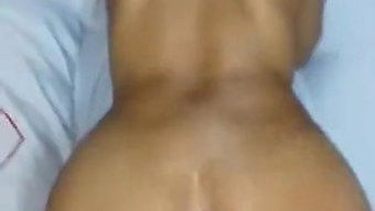 Kötü Huylu Bebek, Bir Şampiyon Gibi Alıyor
