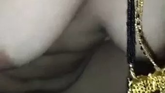 Büyük Doğal Göğüslü Hintli Karı Sert Bir Şekilde Beceriliyor