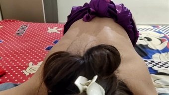 18 Yaşındaki Hintli Milf Ev Yapımı Videoda Kırbaçlanıyor Ve Sikişiyor