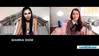 Lezbiyen Bebekler Birbirlerinin Vücutlarını Duygusal Mastürbasyon Videosunda Keşfediyorlar
