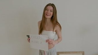 Sevimli Bir Kızın Yer Aldığı Doğrulama Videosu