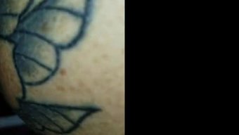Genç Kadın Yeni Tanıştığı Bir Adama Istekli Bir Şekilde Oral Zevk Veriyor