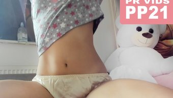 Pantolon Ve Spandex Giyen Amatör 18 Yaşındaki Kız, Babasıyla Yaramazlık Yapıyor