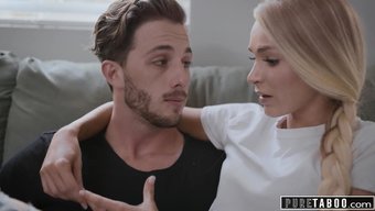 Emma Hix Ve Sarah Vandella Sıcak Bir Tabu Sahnede