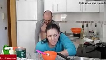 Üvey Baba Ve Karısıyla Son Mutfak Seks Sahnesi