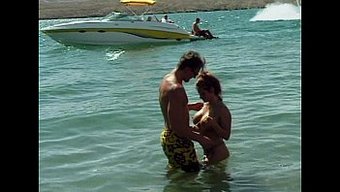 Genç (18+) Vahşi Ve Islak Bir Tam Uzunlukta Filmde Başrolde