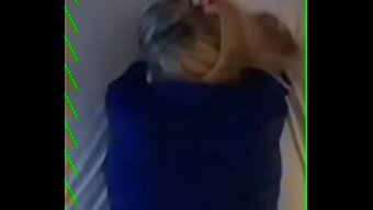 Sarışın Anne Oğlundan Creampie Alıyor