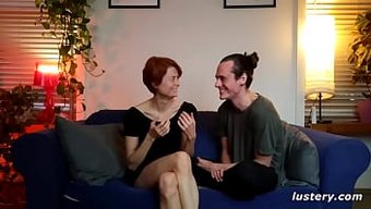 Amatör Çift, Bir Video Blogunda Karşılıklı Zevk Ve Bağlamanın Tadını Çıkarıyor.