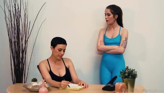 Iki Masöz, Islak Amlarıyla 2'Ye 1 Özel Şov Yapıyor.
